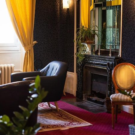 Hotel Des Bains Aix-les-Bains Exteriör bild