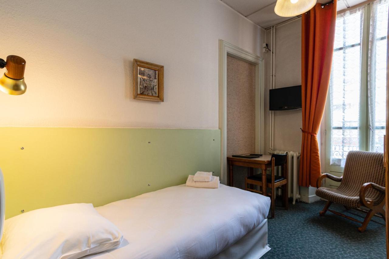 Hotel Des Bains Aix-les-Bains Exteriör bild