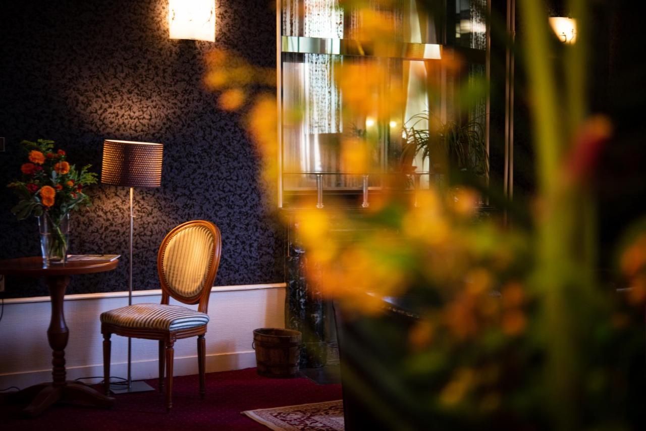 Hotel Des Bains Aix-les-Bains Exteriör bild